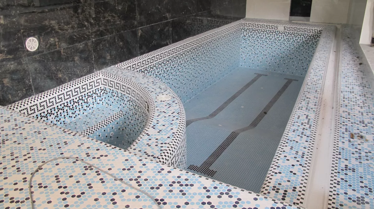 فروش ویلا 4 خوابه استخردار در نوشهر