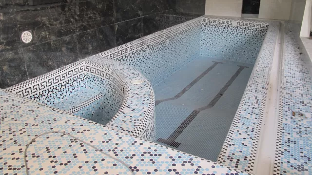 فروش ویلا 4 خوابه استخردار در نوشهر