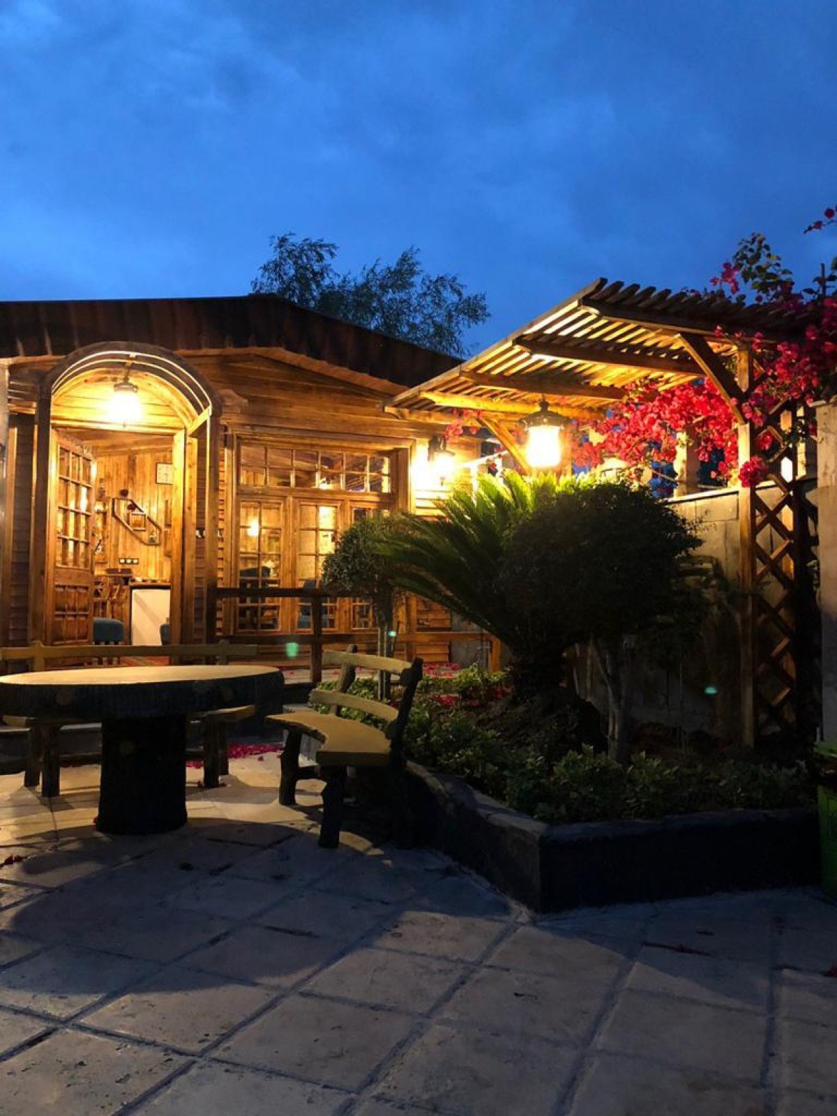 فروش 350 متر ویلا 3 خوابه زیربنا 250 متر در بهارستان شمالی نوشهر