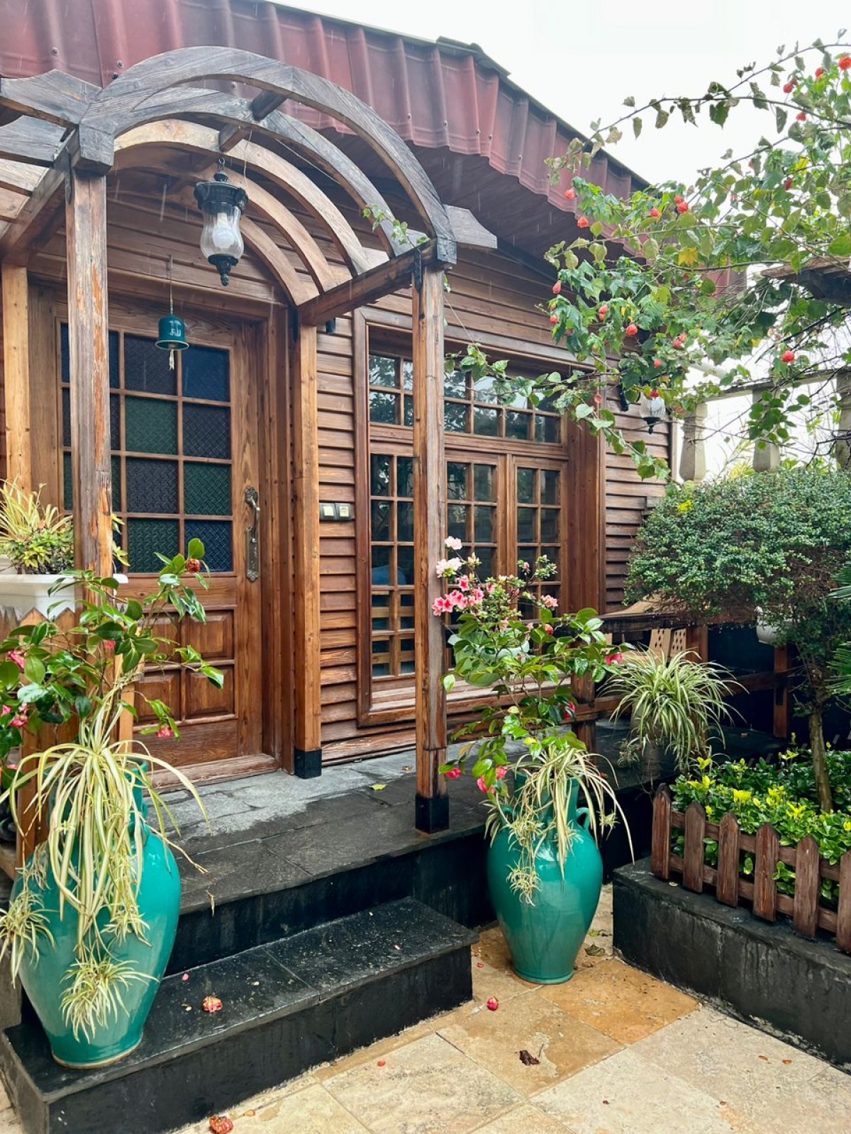 فروش 350 متر ویلا 3 خوابه زیربنا 250 متر در بهارستان شمالی نوشهر