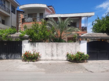 فروش 300 متر ویلا 2 خوابه،...