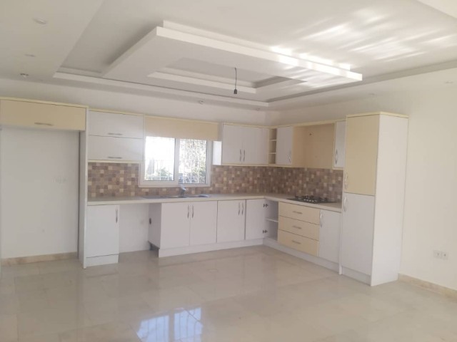 فروش 205 متر ویلا 3 خوابه زیربنا 200 متر در لتینگان نوشهر