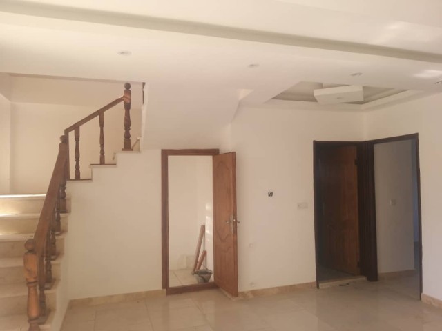 فروش 205 متر ویلا 3 خوابه زیربنا 200 متر در لتینگان نوشهر