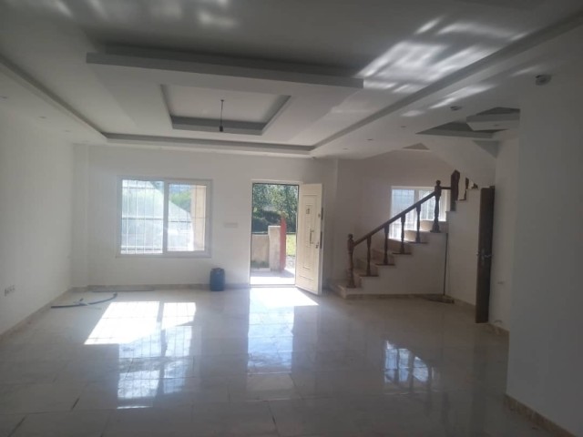 فروش 205 متر ویلا 3 خوابه زیربنا 200 متر در لتینگان نوشهر